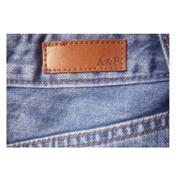 Abercrombie and Fitch Floral Embroidered Jean Skirt - Picture 4 of 5